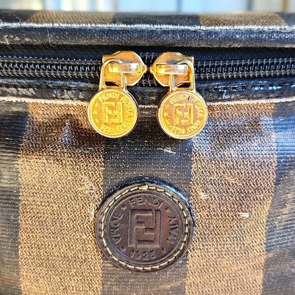 Fendi Vintage Makeup Bag - Picture 4 of 13